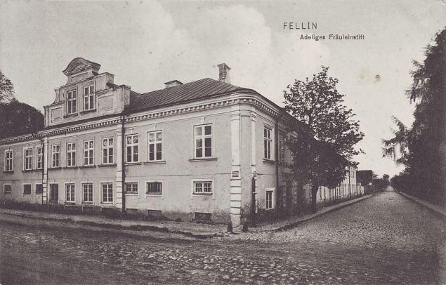 Aadlipreilide pansionaat Tallinna ja Jakobsoni tnava ristmikul. 